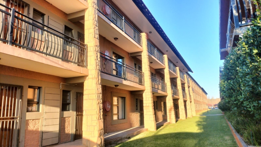 2 Bedroom Property for Sale in Langenhovenpark Free State